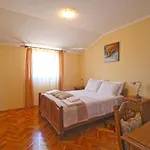 펜션 Family Friendly House With A Swimming Pool Sisan, Medulin - 20775 *