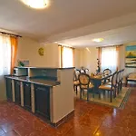 펜션 Family Friendly House With A Swimming Pool Sisan, Medulin - 20775 Ližnjan