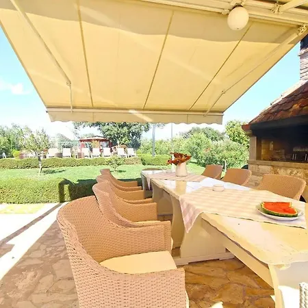 Family Friendly House With A Swimming Pool Sisan, Medulin - 20775 * Ližnjan