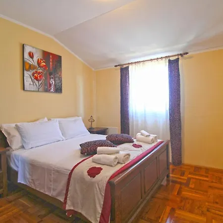 House With A Swimming Pool Sisan, Medulin - 20775