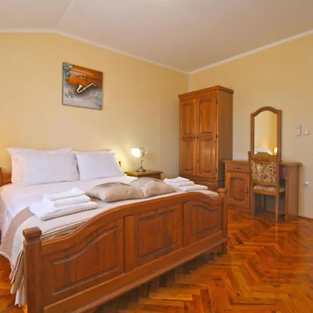 House With A Swimming Pool Sisan, Medulin - 20775 Holiday home Liznjan