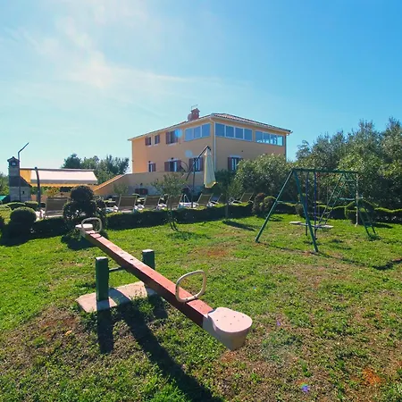 Family Friendly House With A Swimming Pool Sisan, Medulin - 20775